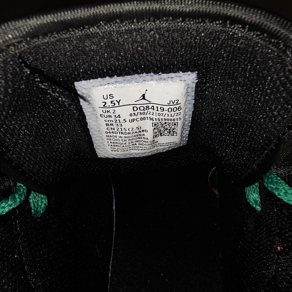 Air Jordan 1 Mid SE - Picture 12 of 14